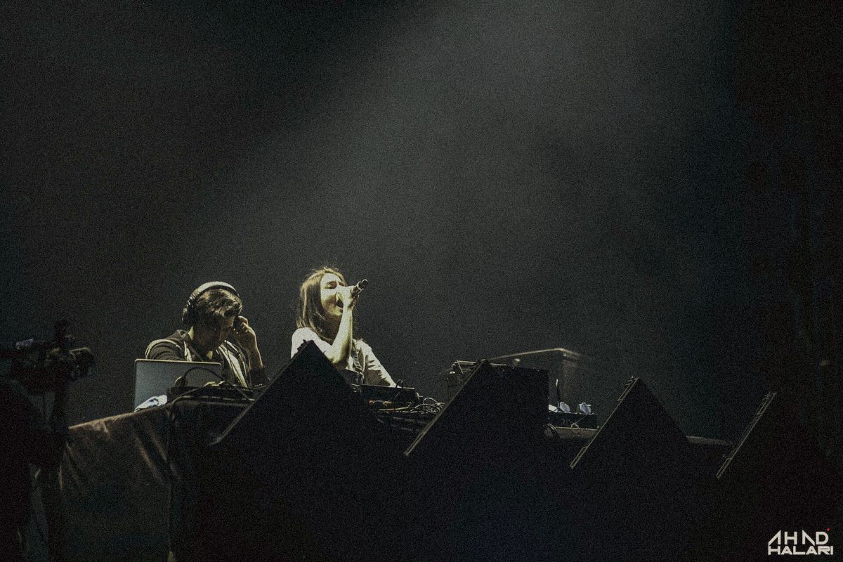 A DJ set in the dark
